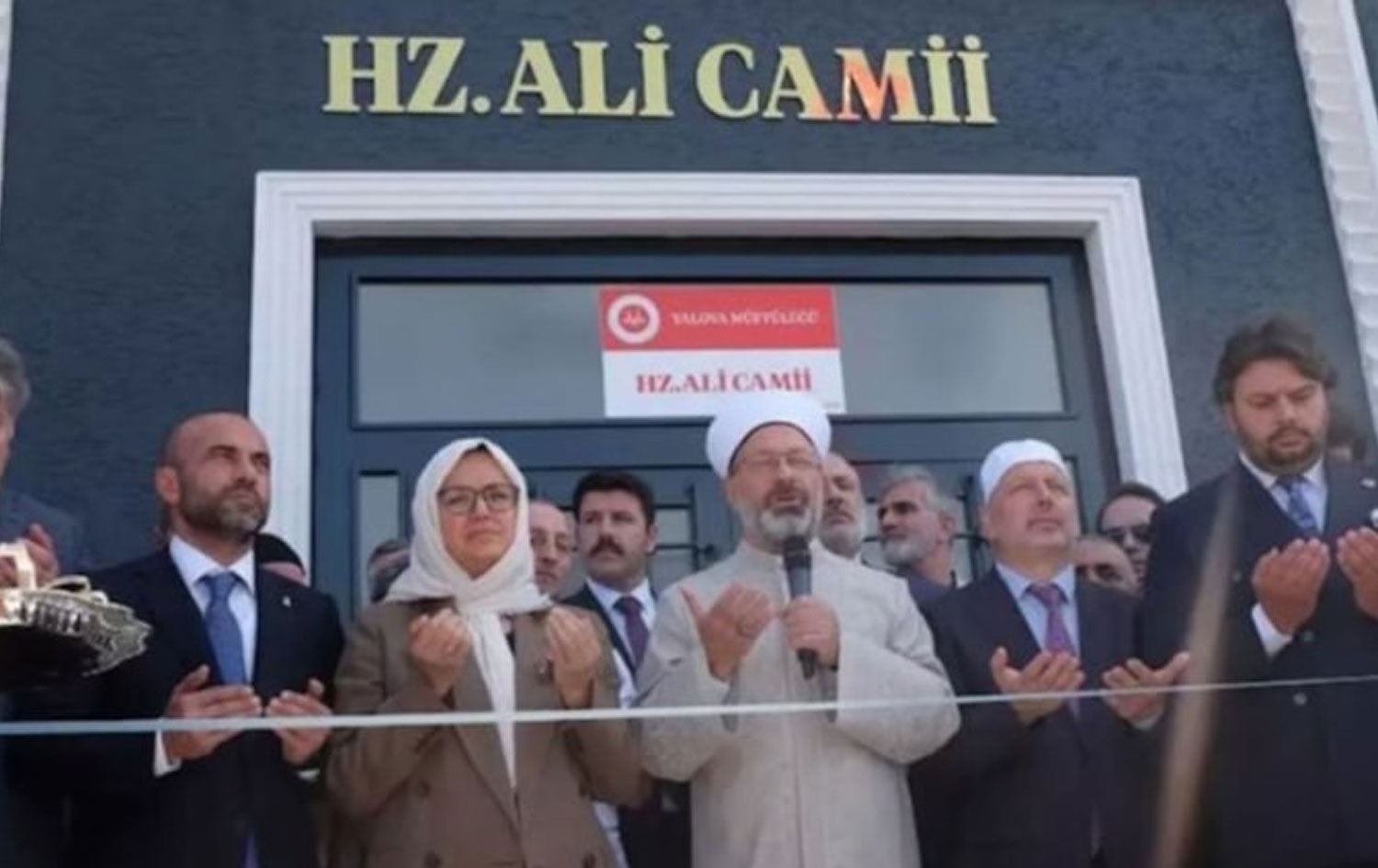 Alî Erbaş beşdarî merasîma vekirina mizgeftê bû / Wêne: Ji ber dîmenan