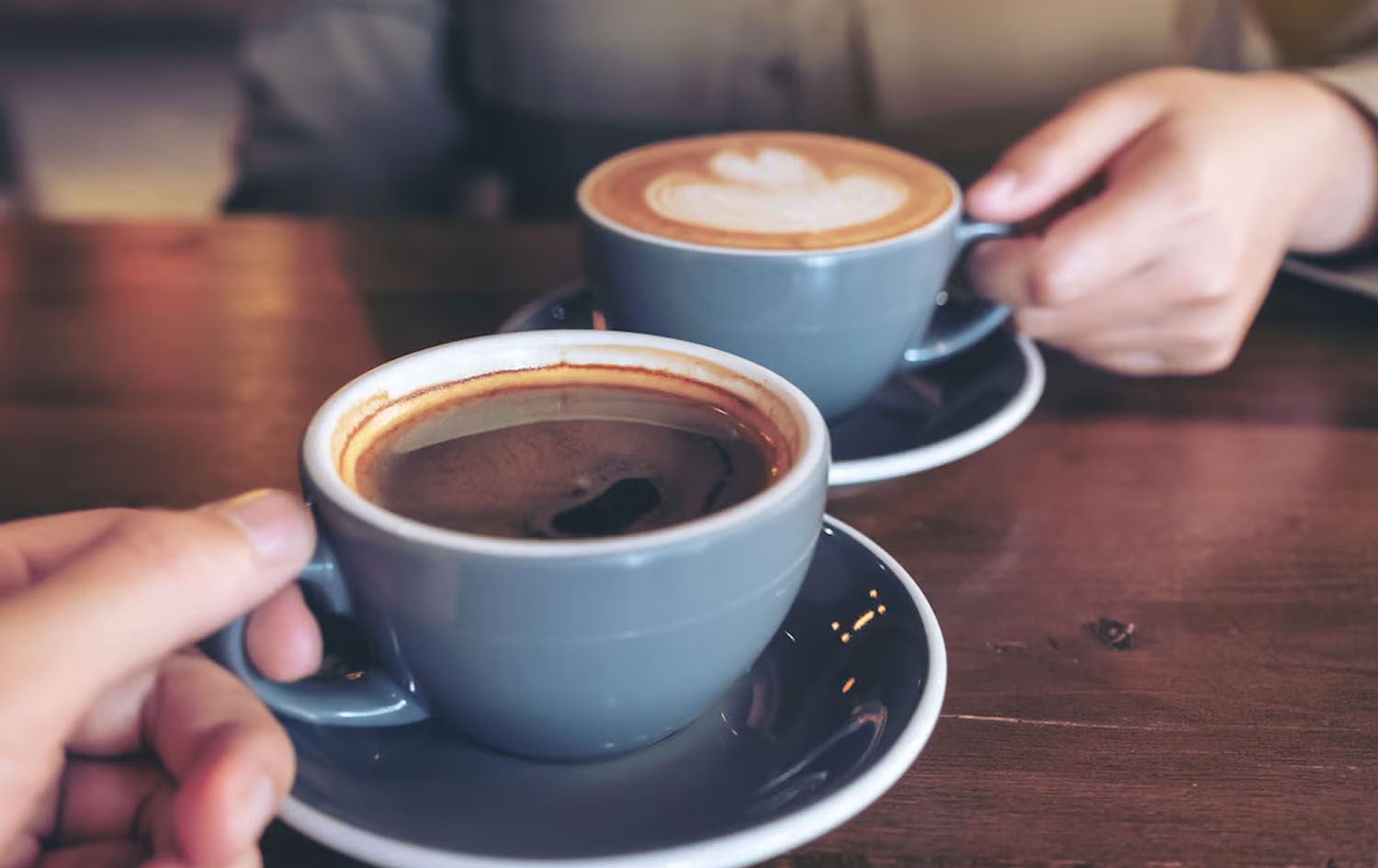 توێژینەوەیەک لە چین: خواردنەوەی دوو کووپ قاوە لە رۆژێکدا سوودی تەندروستی دەبێت