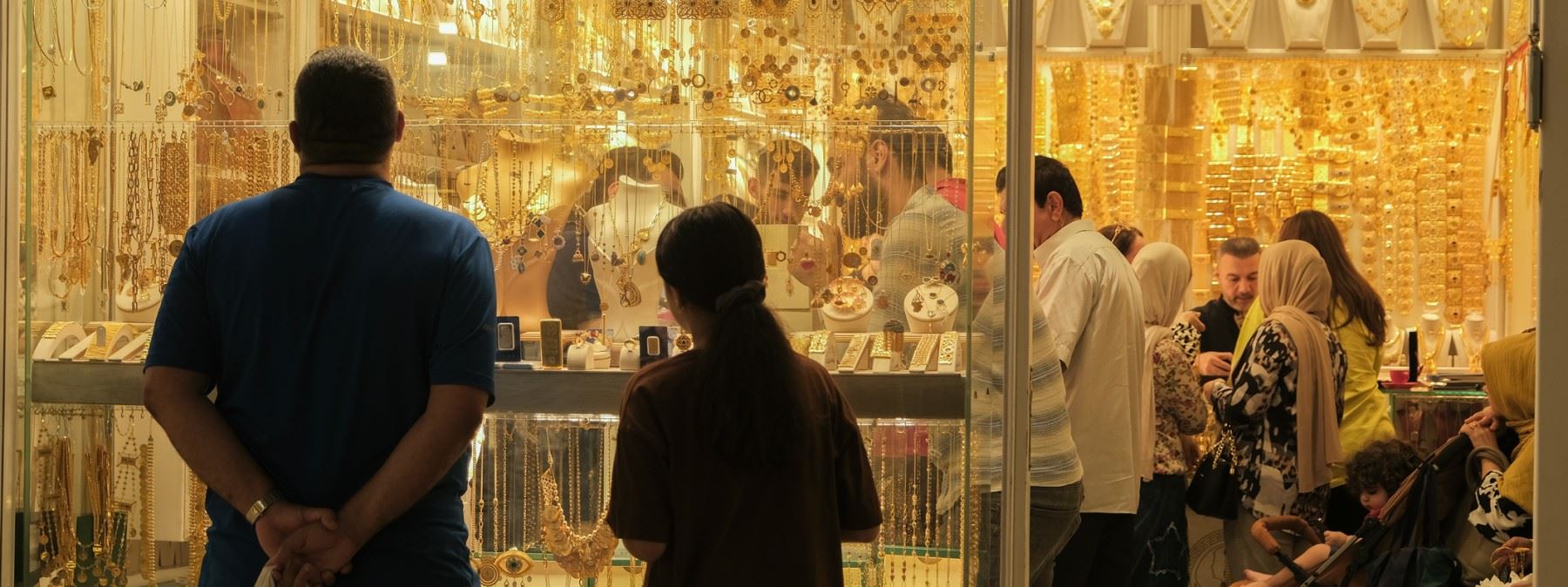 وێنە.. نرخی زێڕ مێژووییە و بازاڕ قەرەباڵخترە