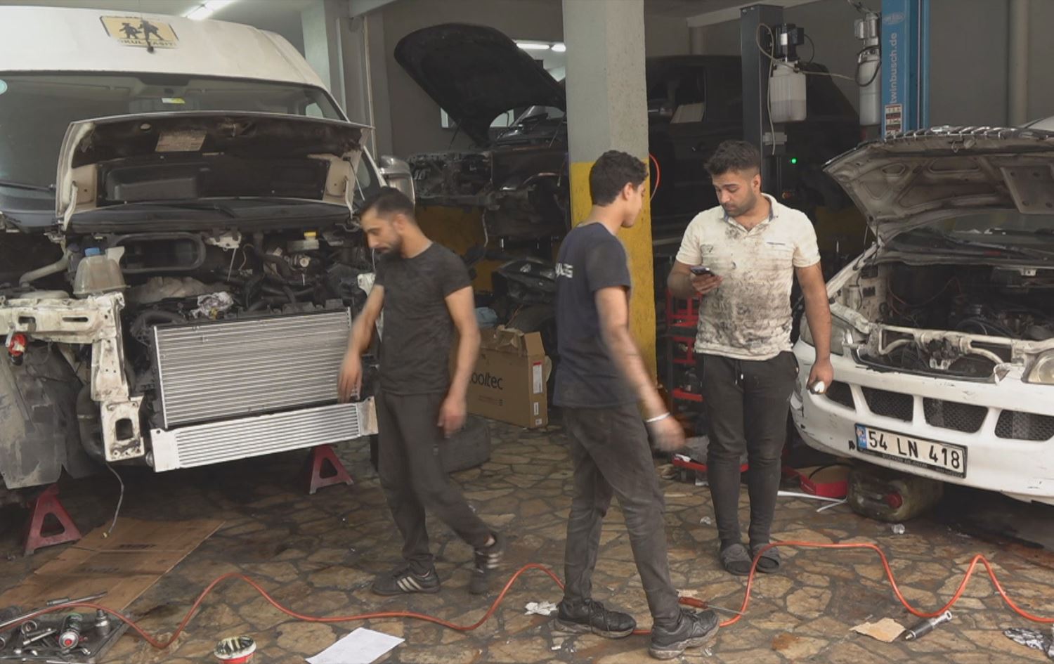 Penaberên ku di pîşesaziya otomobîlan de dixebitin / Wêne: Rûdaw