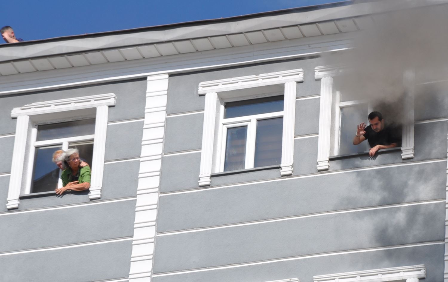 Li Qersê agir bi otelekê ket / Wêne: AA