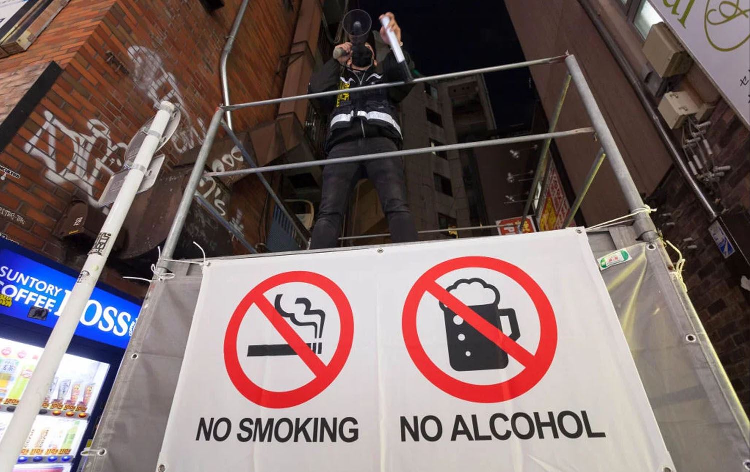 کۆمەڵەی شێرپەنجە لە ئەمریکا: جگەرە، قەڵەوی و کحول هۆکاری سەرەکی تووشبوونن بە شێرپەنجە