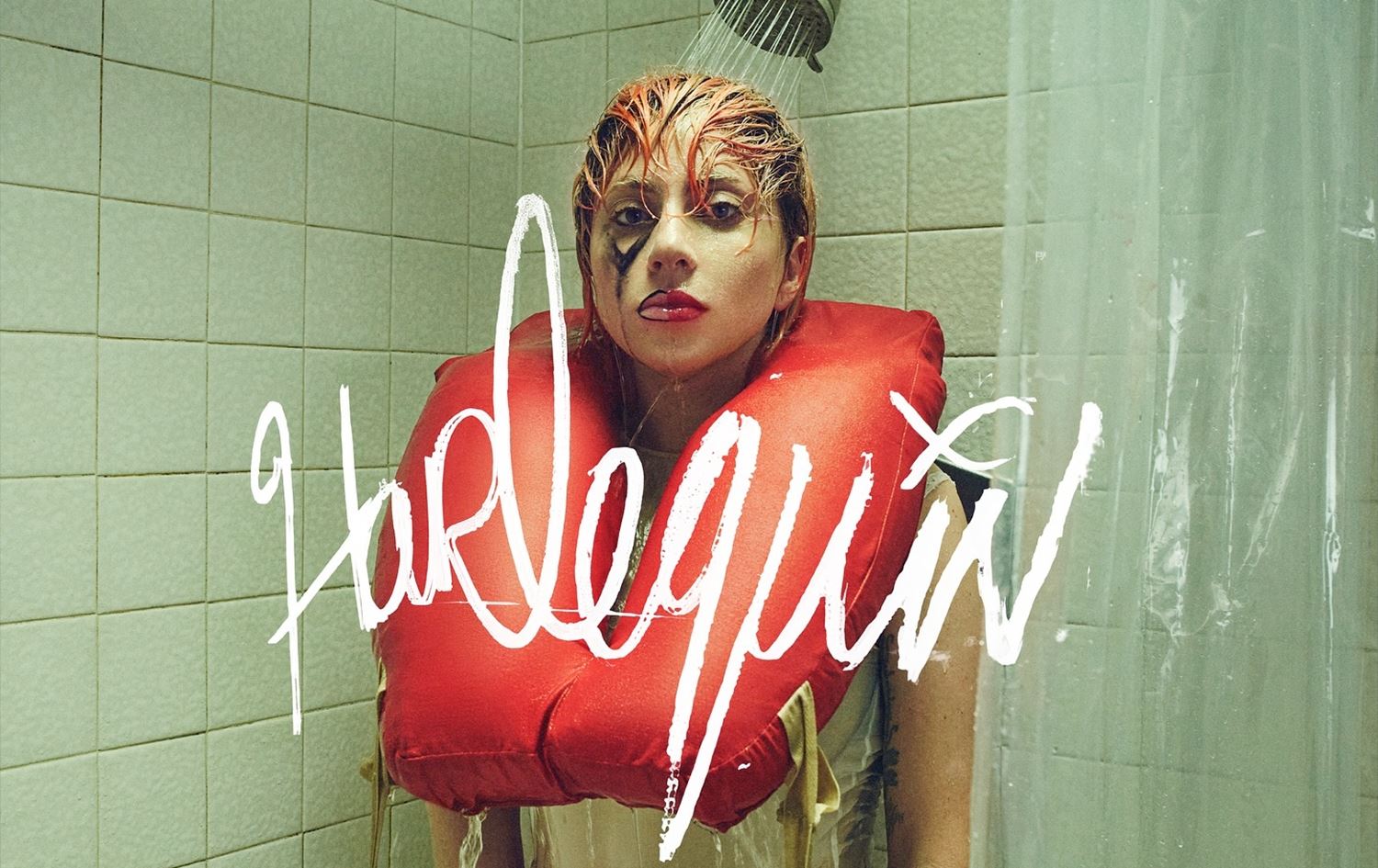 پۆستەری ئەلبوومی نوێی لەیدی گاگا