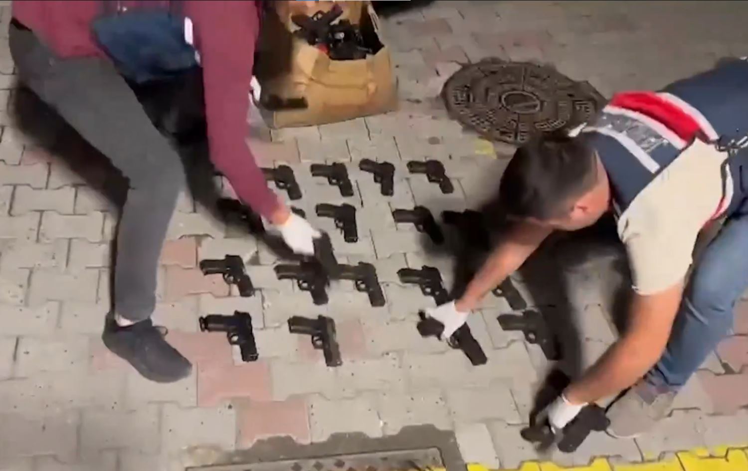 Çekên ku hatine bidestxistin/Wêne: Wezîrê Karên Navxwe yê Tirkiyeyê Alî Yerlîkaya