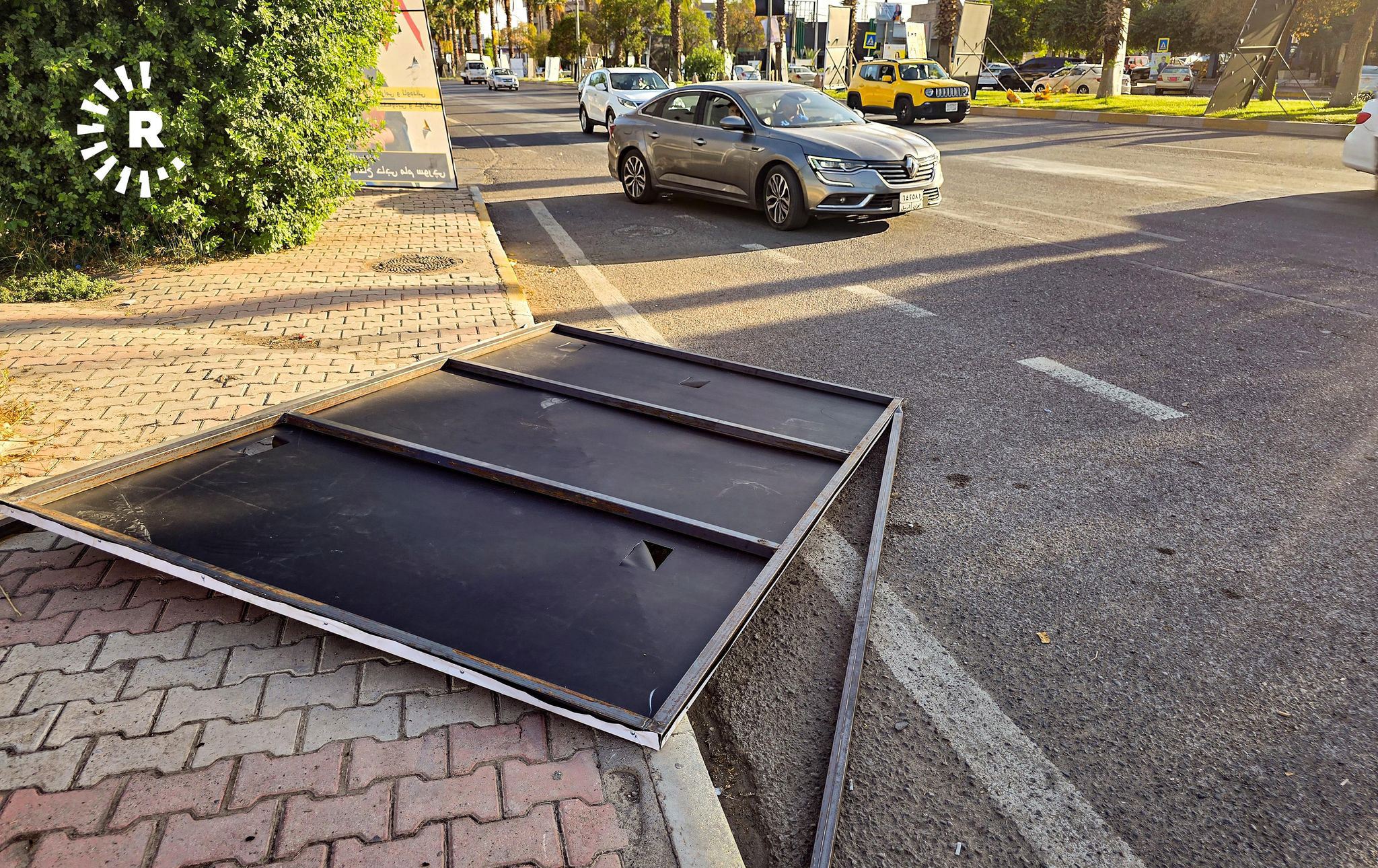 بەرپرسیار؛ پۆستەری بەشێک لە بەربژێرەکان زیانیان بە ژمارەیەک ئۆتۆمبێل گەیاندووە
