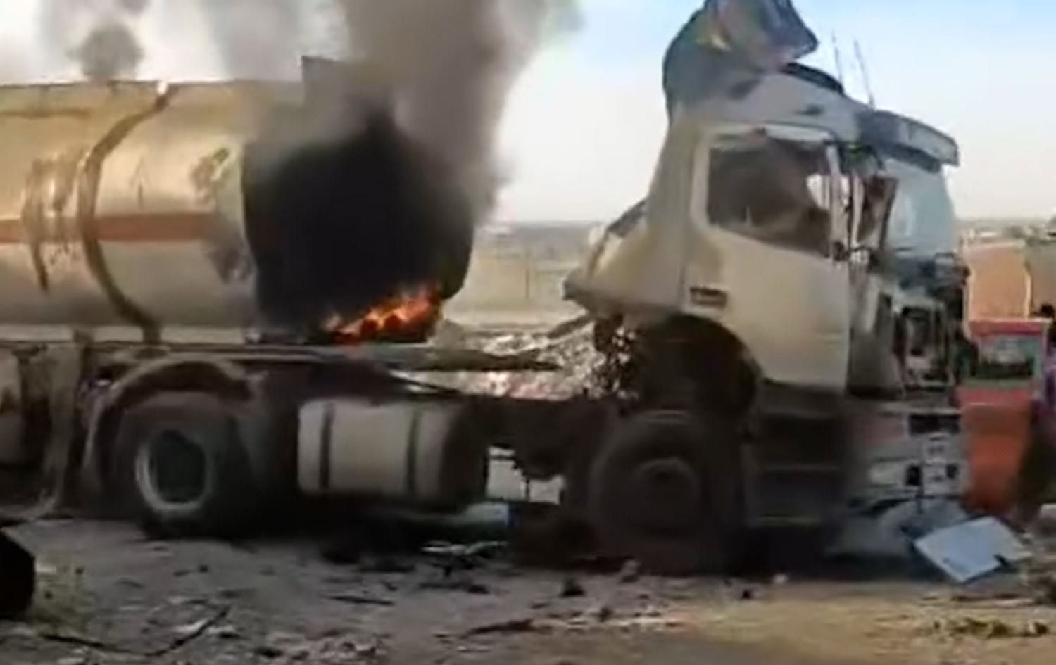 لە قەزای خەبات لەکاتی لەحیمکردن بارهەڵگرێکی سووتەمەنی ئاگری گرت و دوو کەس گیانیان لەدەستدا