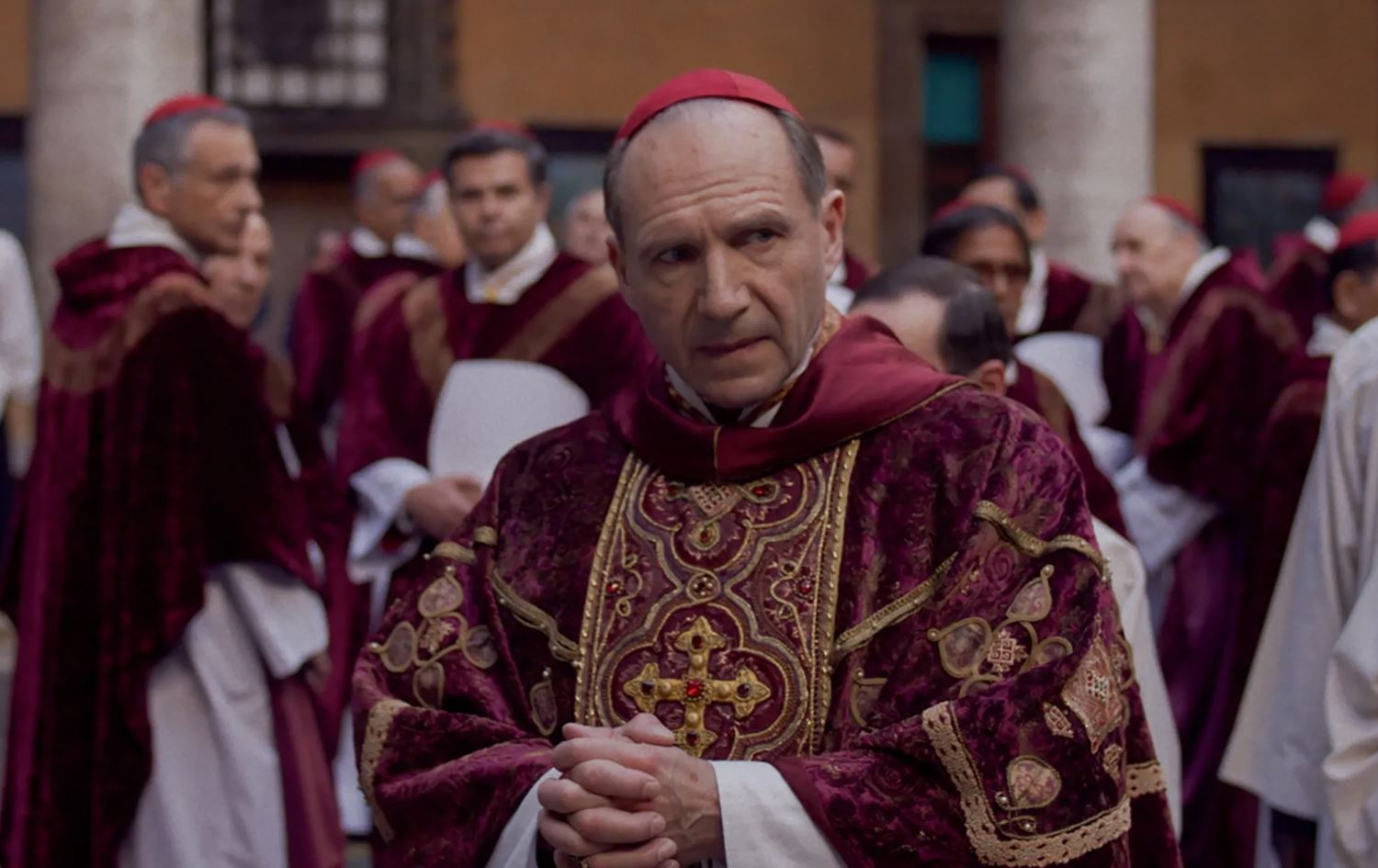 رالف فاینس، ئەکتەری بەریتانی لە فیلمی "Conclave"