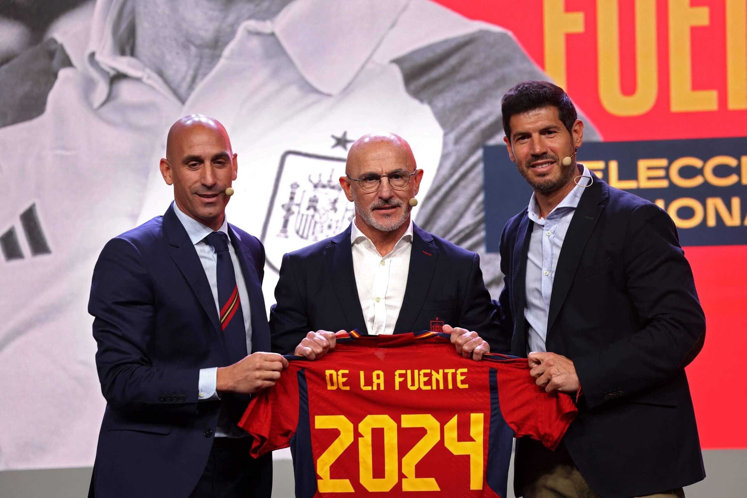 پاڵەوانی ئەورووپا بێ مووچە راهێنەرایەتی دەکات