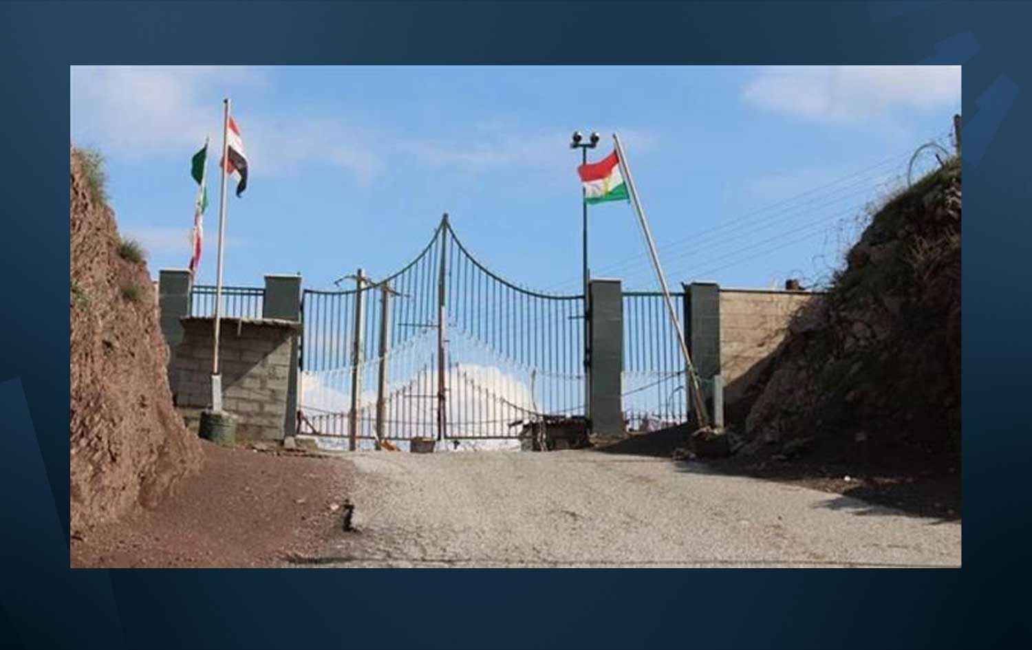 کاتی هاتووچۆی گەشتیاری لە دەروازەی شووشمێ - تەوێڵە زیادکرا