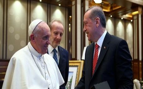 Papa'dan Erdoğan’a hapishane tablosu!