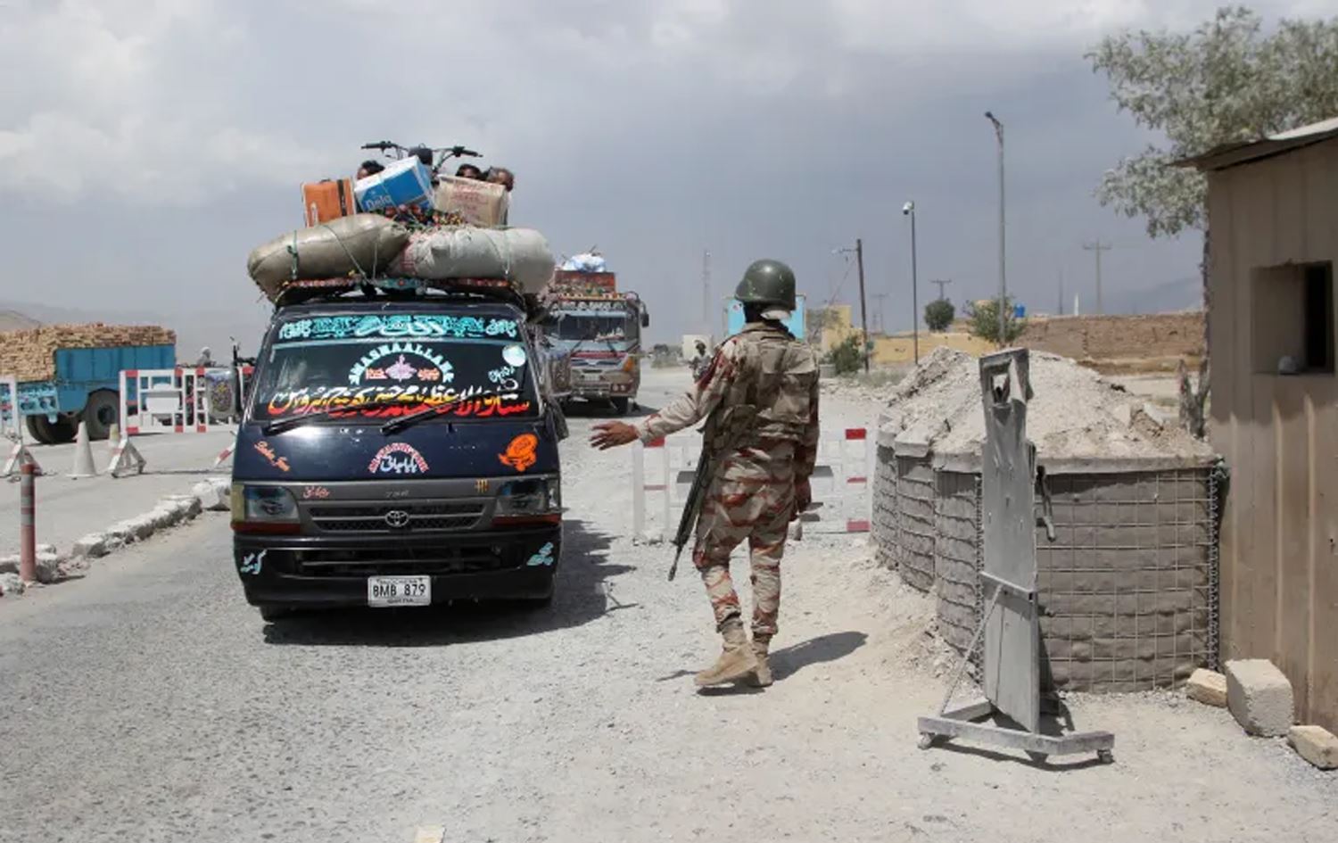 لە پاکستان هێرشکرایە سەر کانێکی خەڵووز و 20 کرێکار کوژران