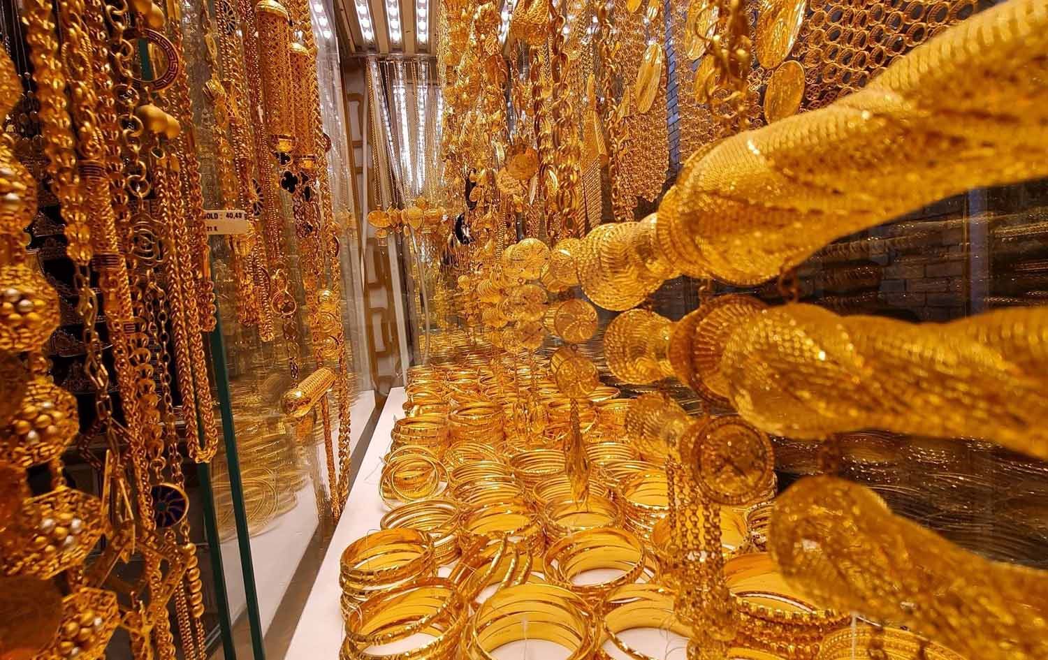 نرخی زێڕ دابەزی بۆ نزیکەی 2651 دۆلار