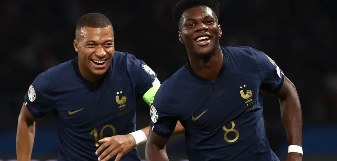 ئێمباپێ و چوامینی