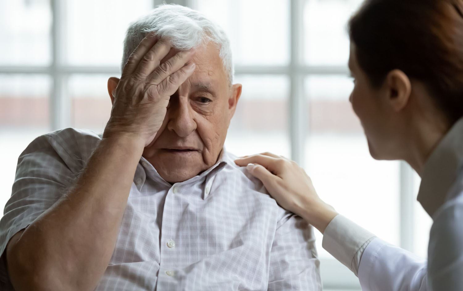 توێژینەوەیەک: بەکارهێنانی تووتن و قەڵەوی ئەگەری تووشبوون بە لەبیرچوونەوە زیاددەکەن