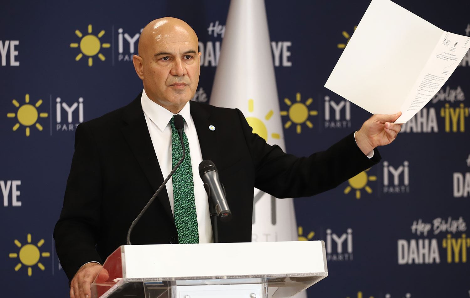  İYİ Parti Grup Başkanvekili Turhan Çömez / Foto: ANKA
