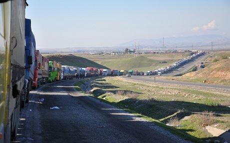 Habur’da 20 km’lik TIR kuyruğu