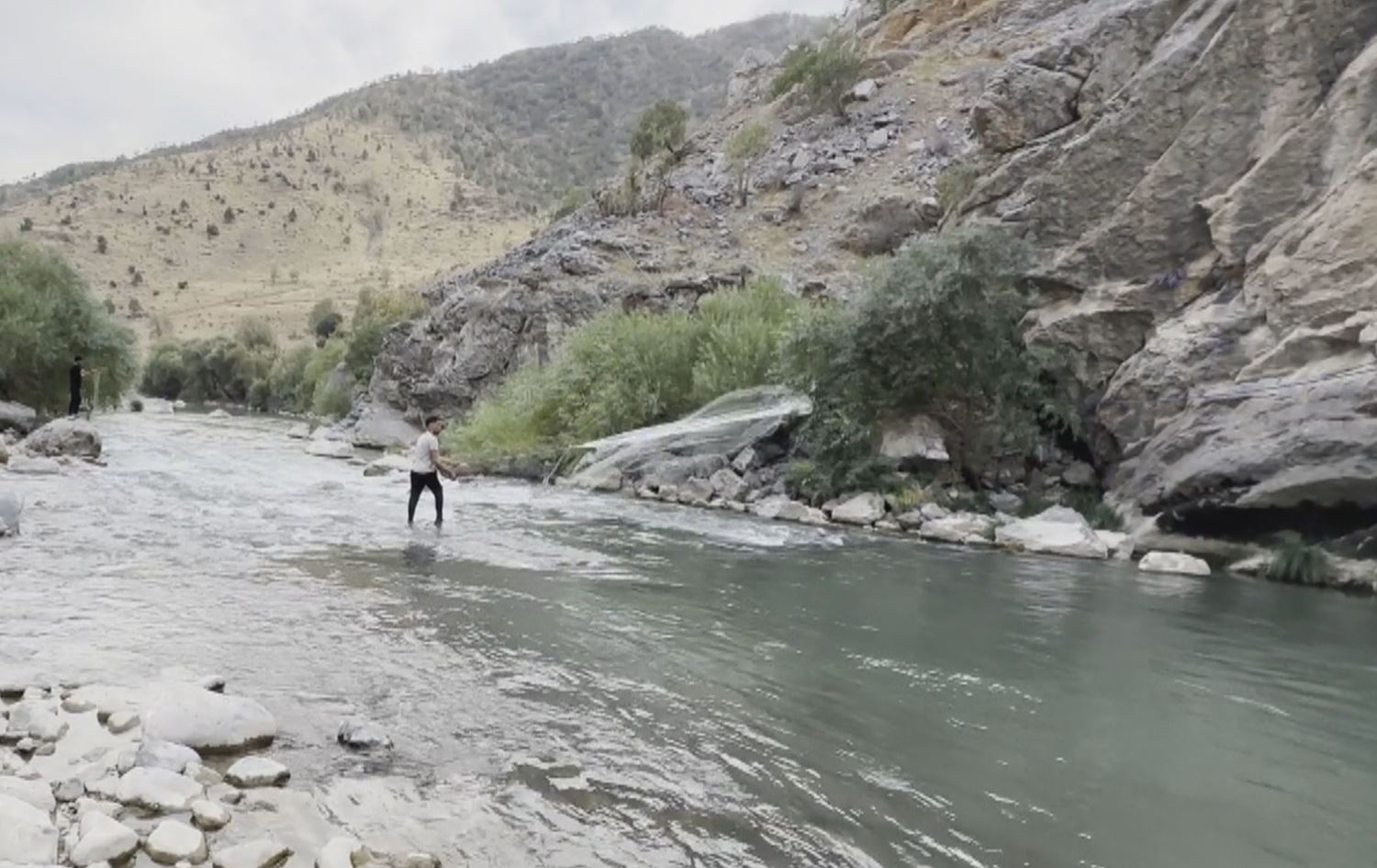 Sidqî masiyan digire/Wêne: Rûdaw