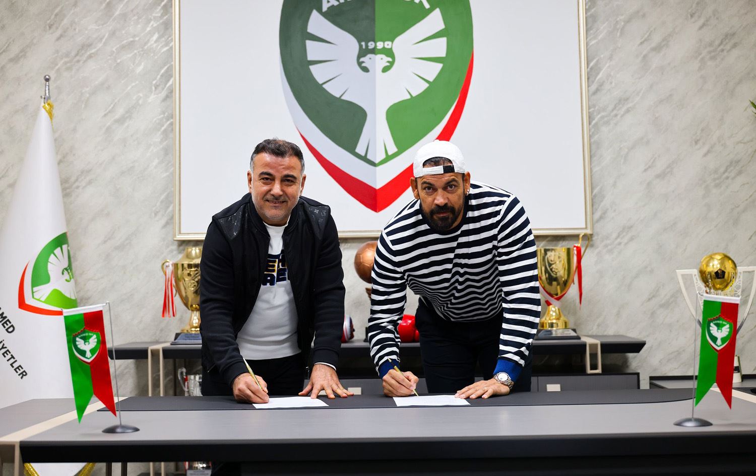 Amedspor'un yeni teknik direktörü Servet Çetin oldu