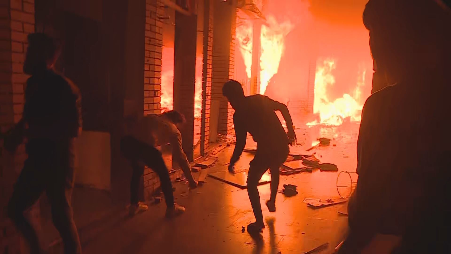 دادگەی رەسافە بڕیاری ئازادکردنی تۆمەتبارانی سووتاندنی بازاڕەکانی کەرکووک، هەولێر و دهۆکی دەرکرد