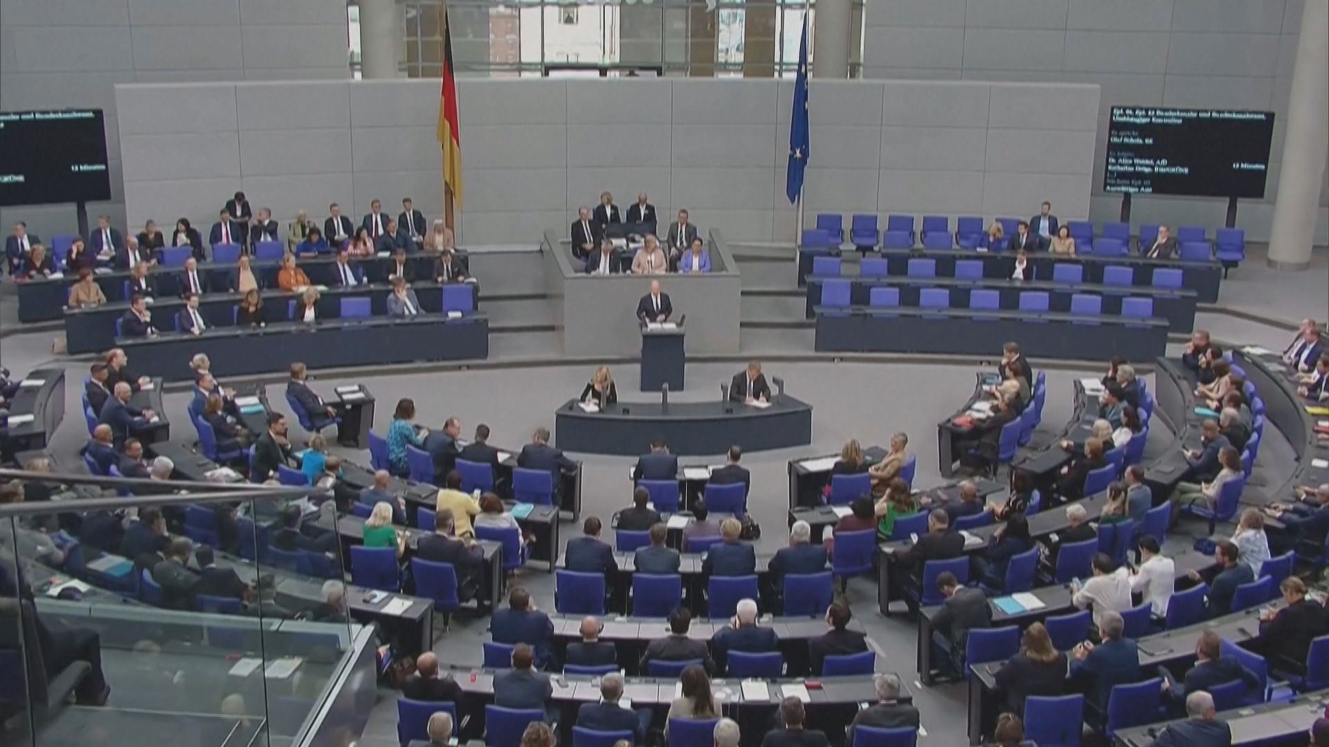 دۆخی حکومەتی ئەڵمانیا ناسەقامگیرە و شۆڵتز لەبەردەم دوو بژارەدایە