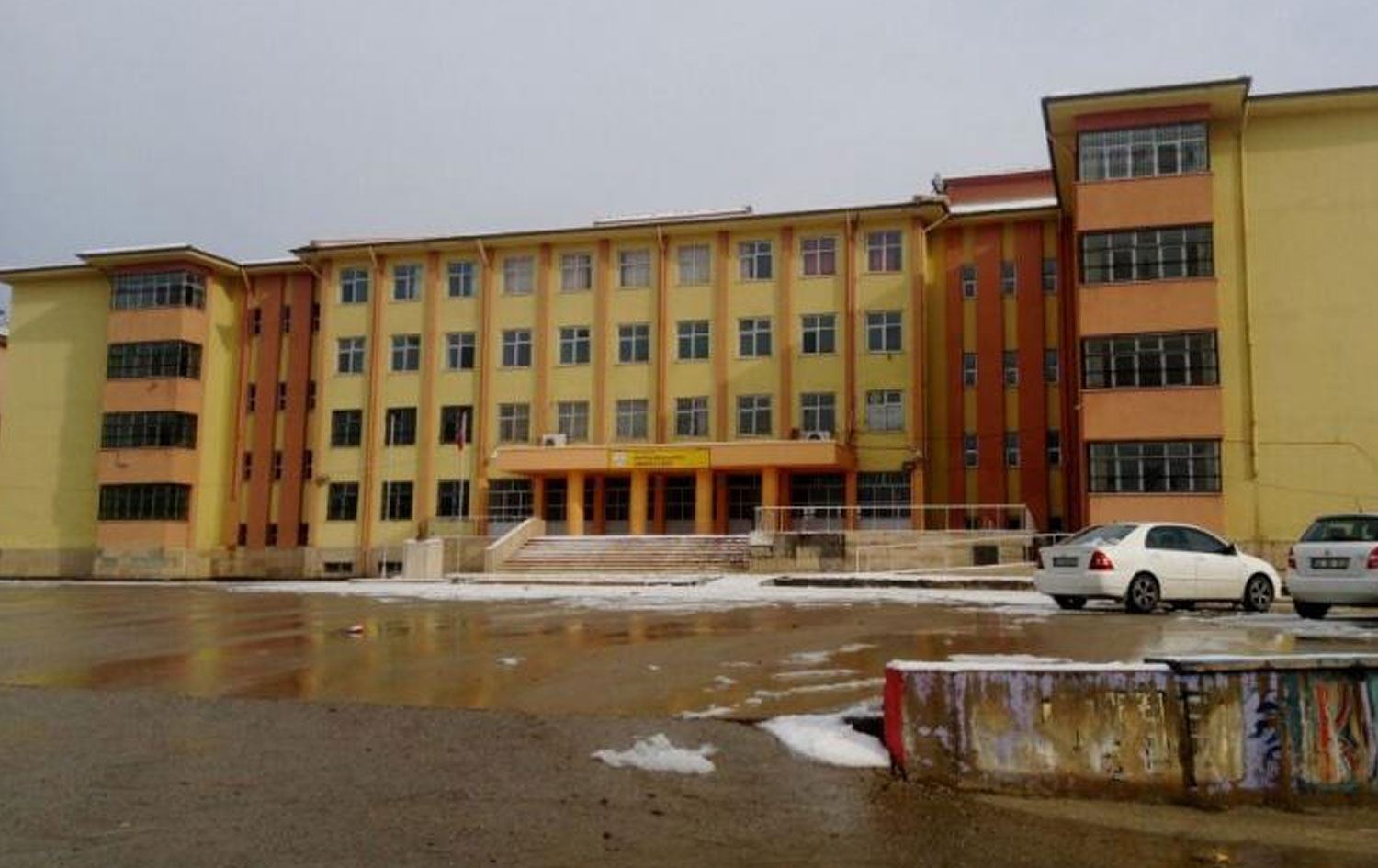 Kurtalan Ekspresi Anadolu Lisesi