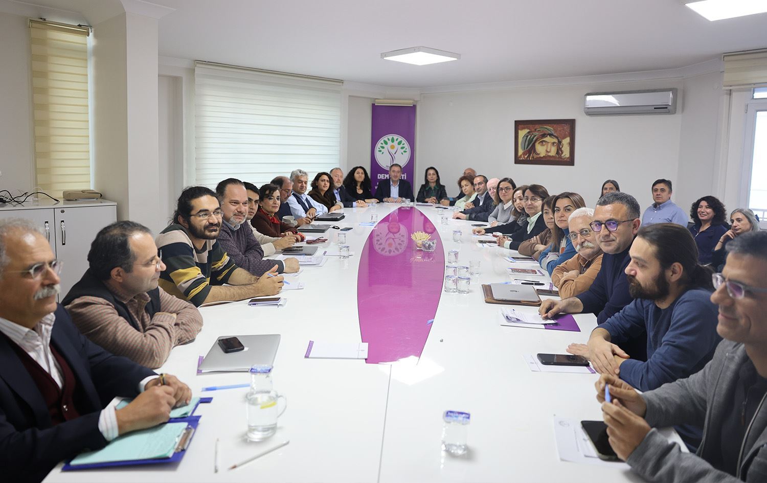 Desteya Birêviber a Navendî ya DEM Partiyê civiya