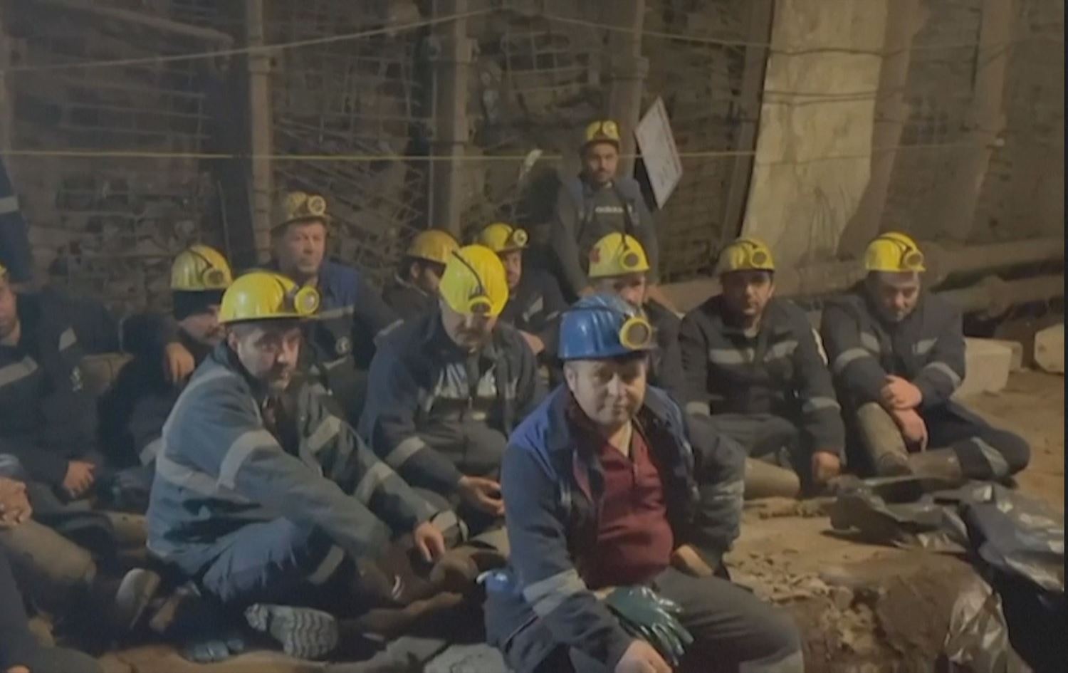 Karkerên ku di grevê de ne/Wêne: Ji ber dîmenan 