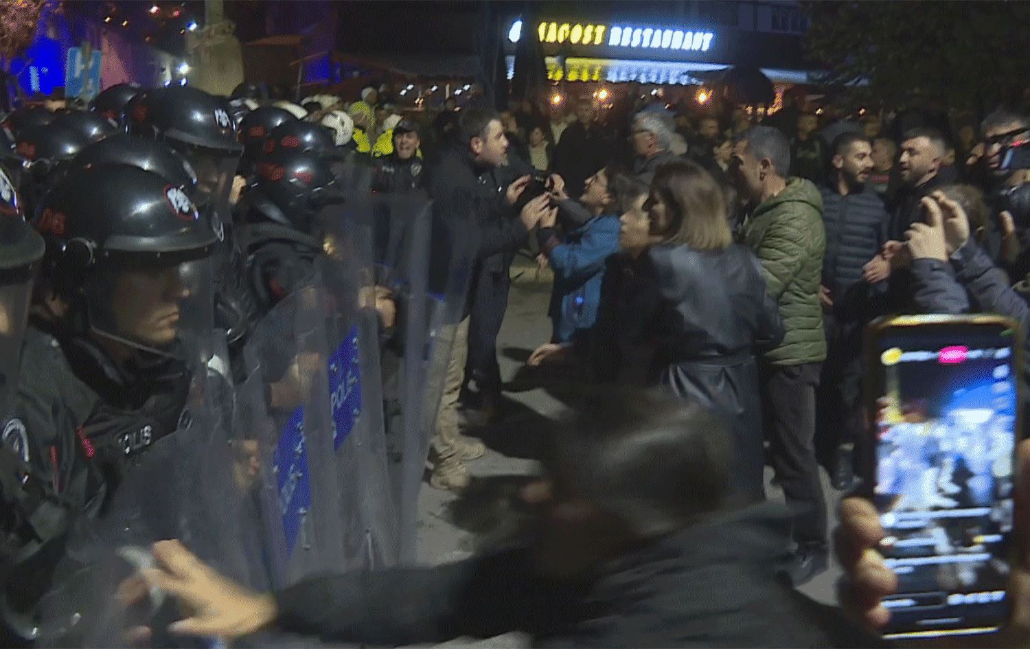 لە دێرسم بەهۆی ناڕەزایی دژی دانانی قەییوم 8 کەس دەستگیرکران