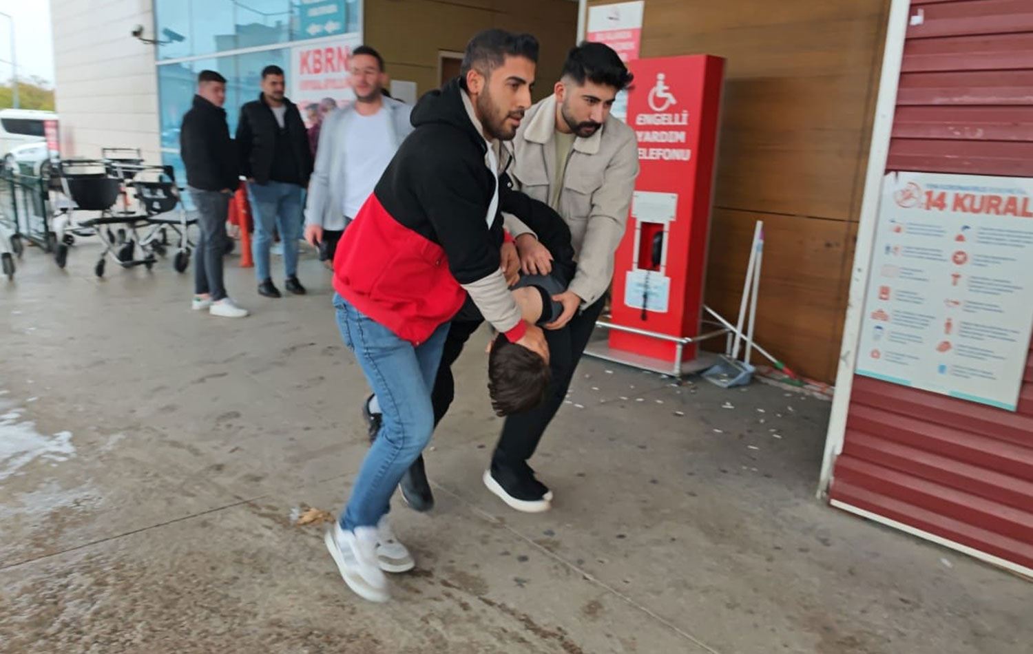 Saldırgan gözaltına alındı. / foto: AA