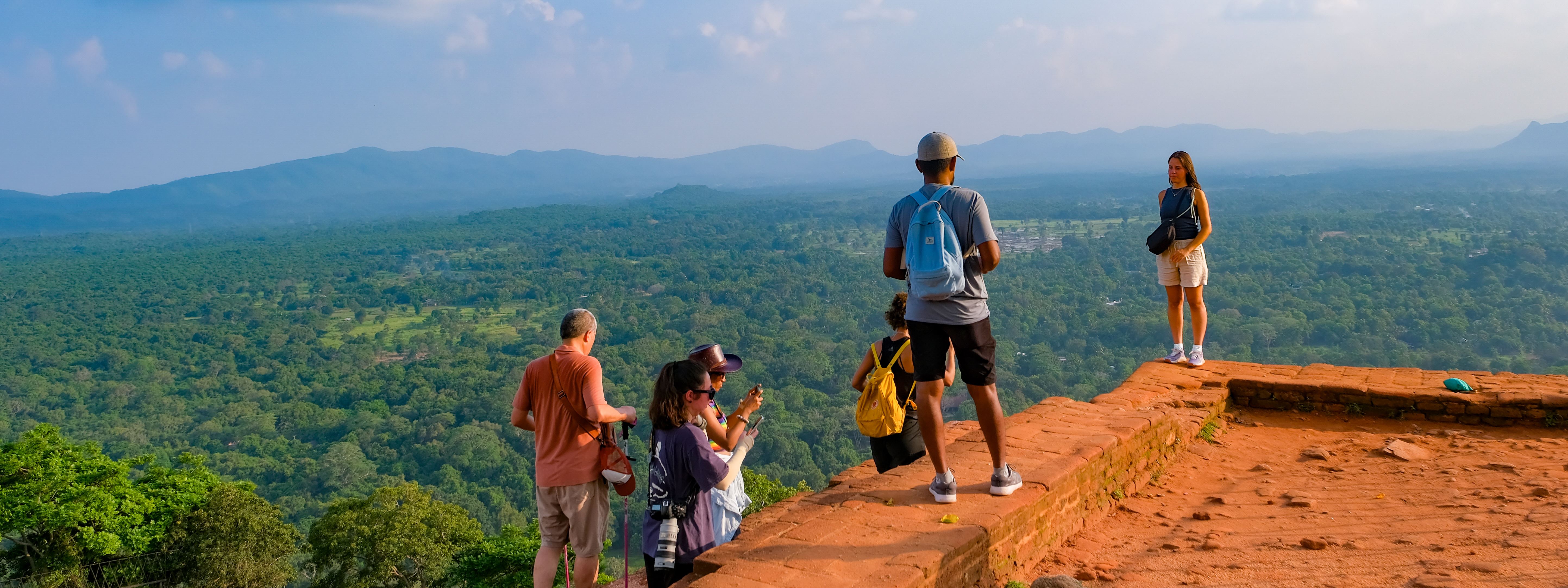 کەرتی گەشتیاریی سریلانکا دەبووژێتەوە؛ شێرەبەرد یەکێکە لە هۆکارەکان