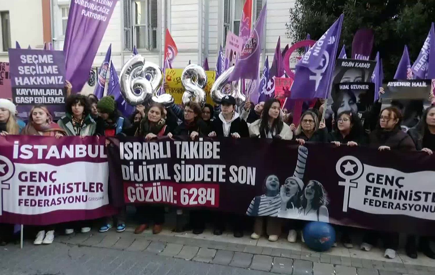 Kadınlar bugün İstanbul Kadıköy'de gösteri yaptı. / Foto: ANKA