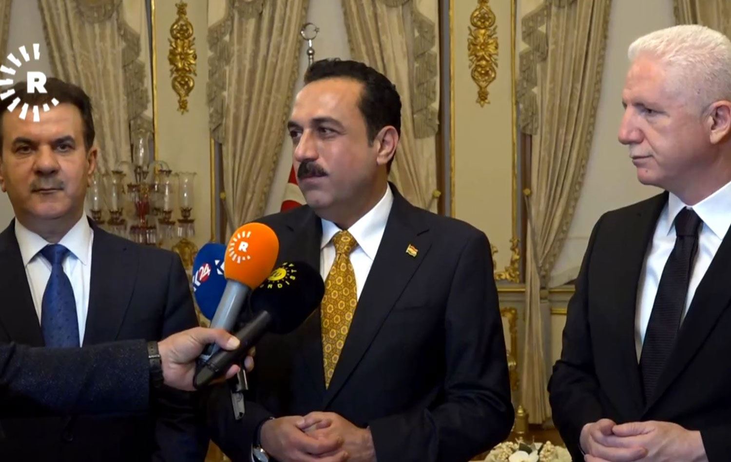  Erbil Valisi Omid Xoşnav (ortada) İstanbul Valisi Davut Gül ile bir araya geldi. / Foto: Rûdaw