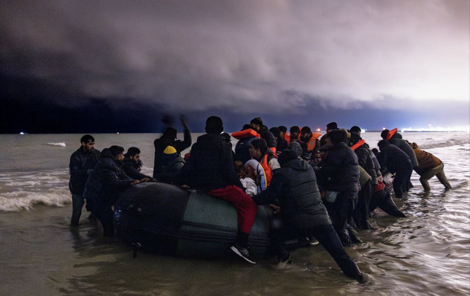 UK, Iraq sign security agreement to target smuggling networks