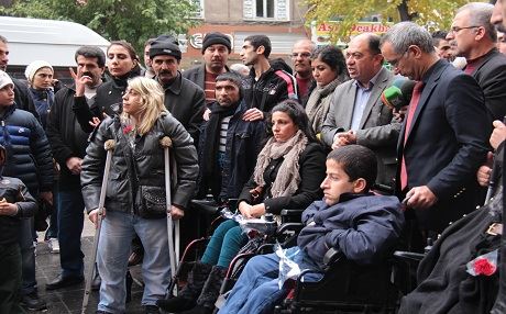 Engelliler ‘engelsiz yaşam’ istedi (YENİLENDİ)