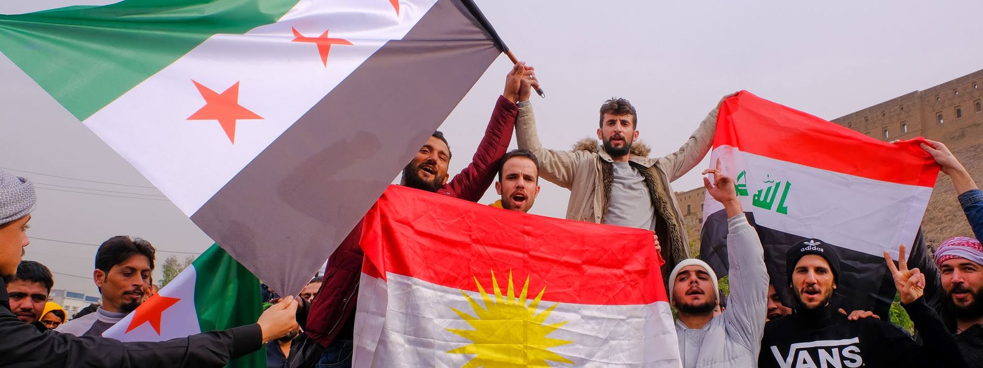 بەوێنە و ڤیدیۆ؛ دڵخۆشیی پەنابەرانی سووریایی لە هەولێر بەبۆنەی کۆتاییهاتنی دەسەڵاتی بەشار ئەسەد