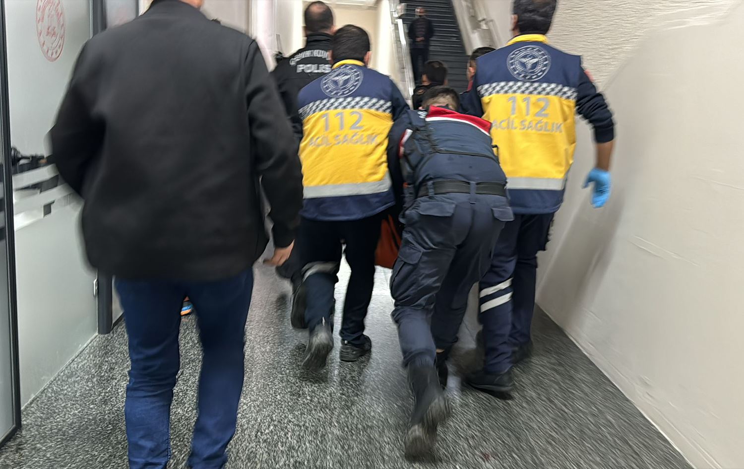 Tîmên tenduristiyê li cihê bûyerê ne/Wêne: AA