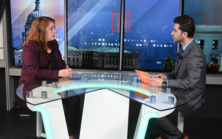 Jennifer Gavitoyê pirsên Diyar Kurde bersivandin/Wêne: Rûdaw Grafîk