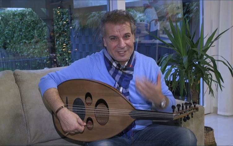 Kamışlolu sanatçı Lokman Cemil Kürtçe şarkı okuduğu için 31 yıldır mülteci /Foto: Rûdaw