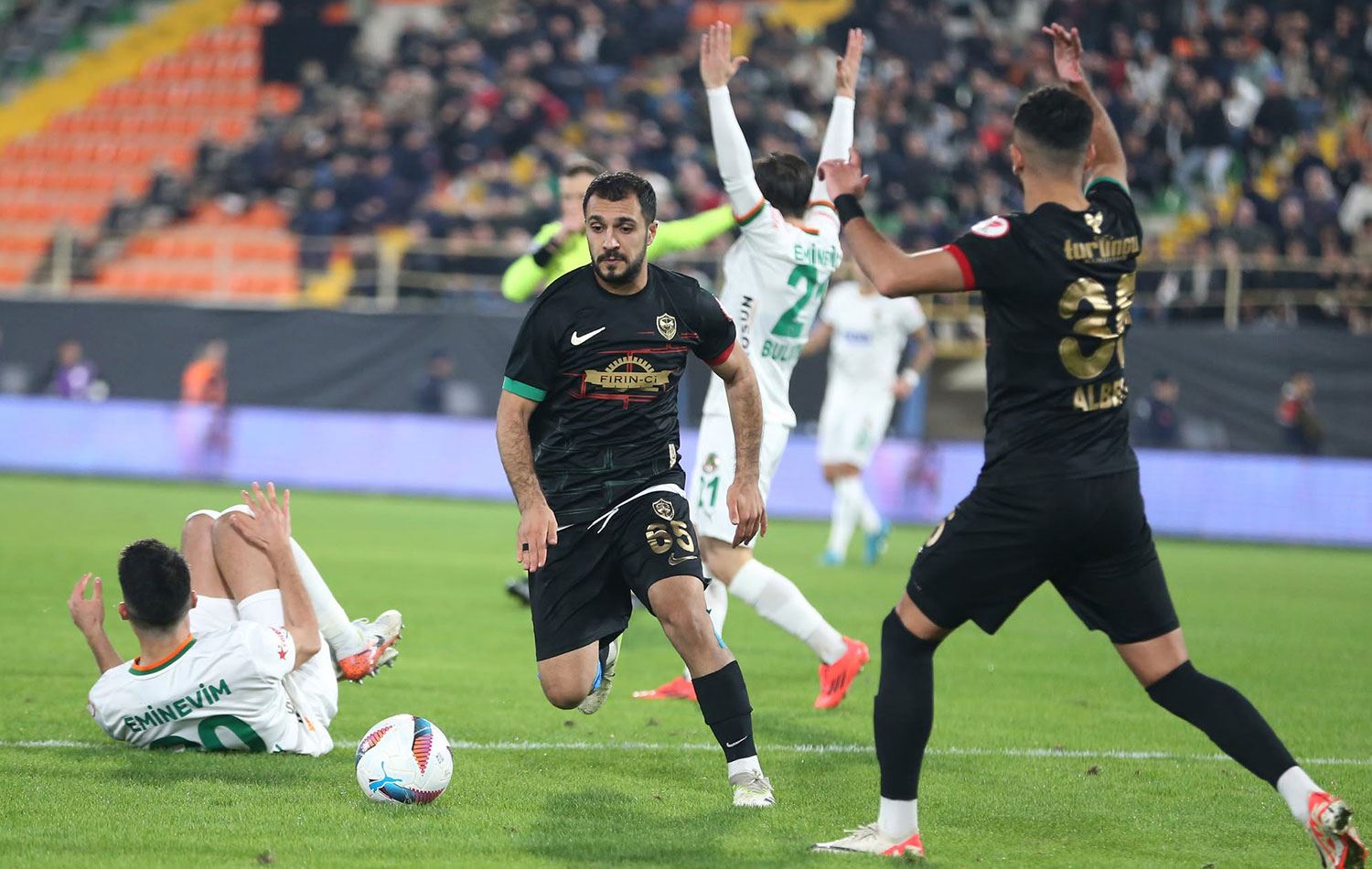  Amedspor, Alanyaspor’a 3-2 yenilerek Ziraat Türkiye Kupası’na veda etti.