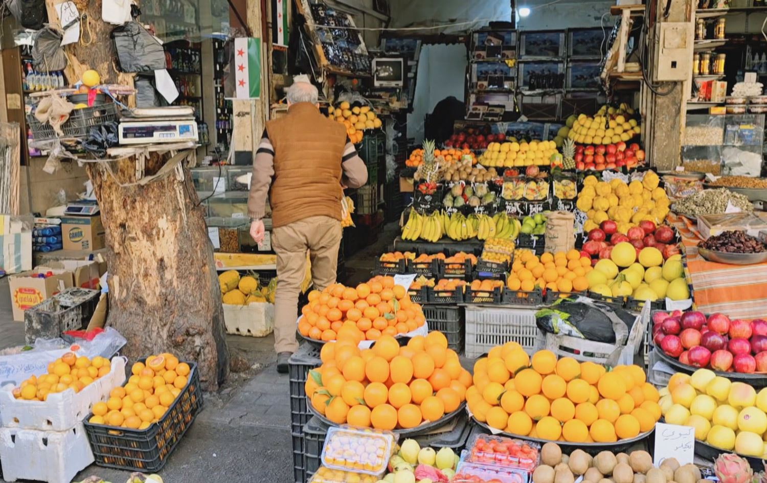 قەدەخەی سەر هاوردەکردنی جۆرەکانی میوە لە سووریا هەڵگیراوە