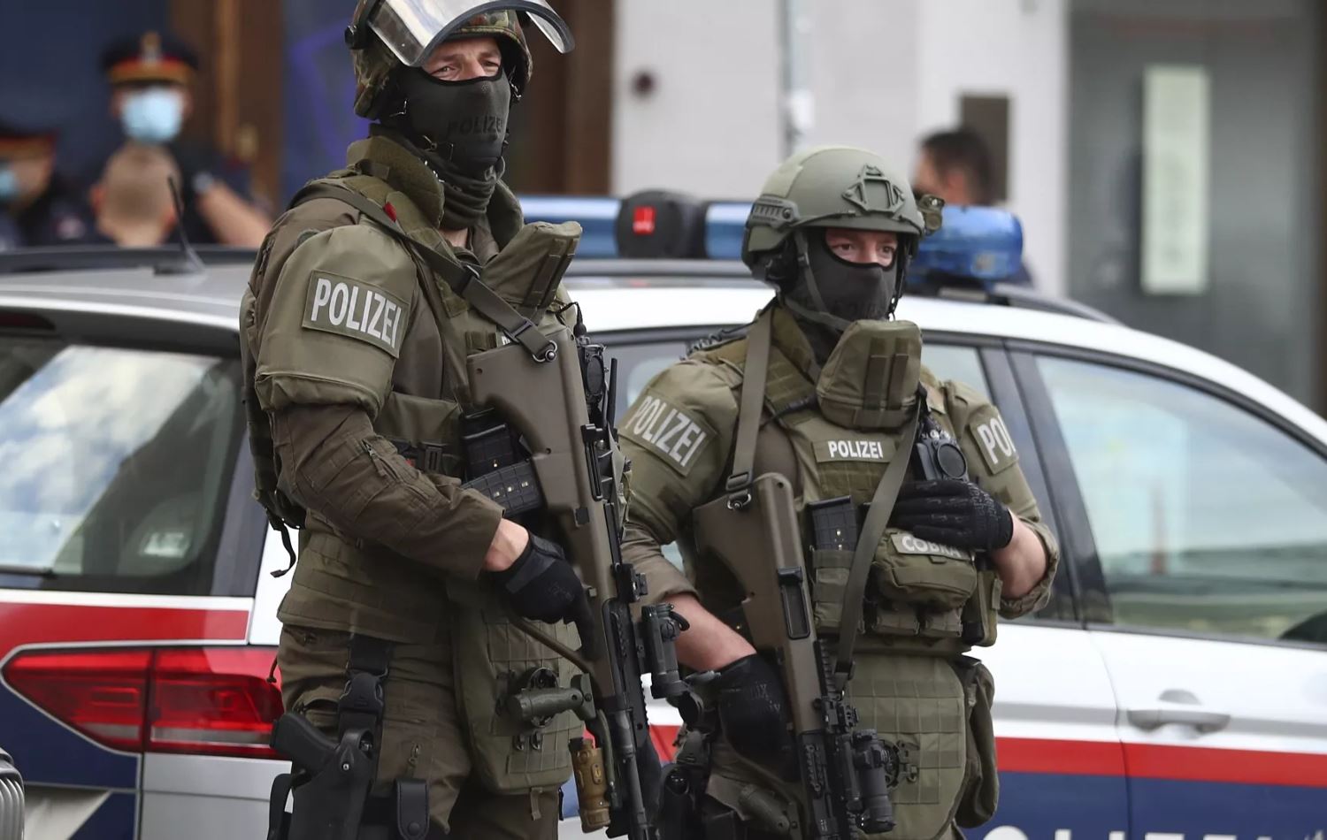 پۆلیسی زیاتر لە شەقامەکانی نەمسا بڵاودەکرێنەوە