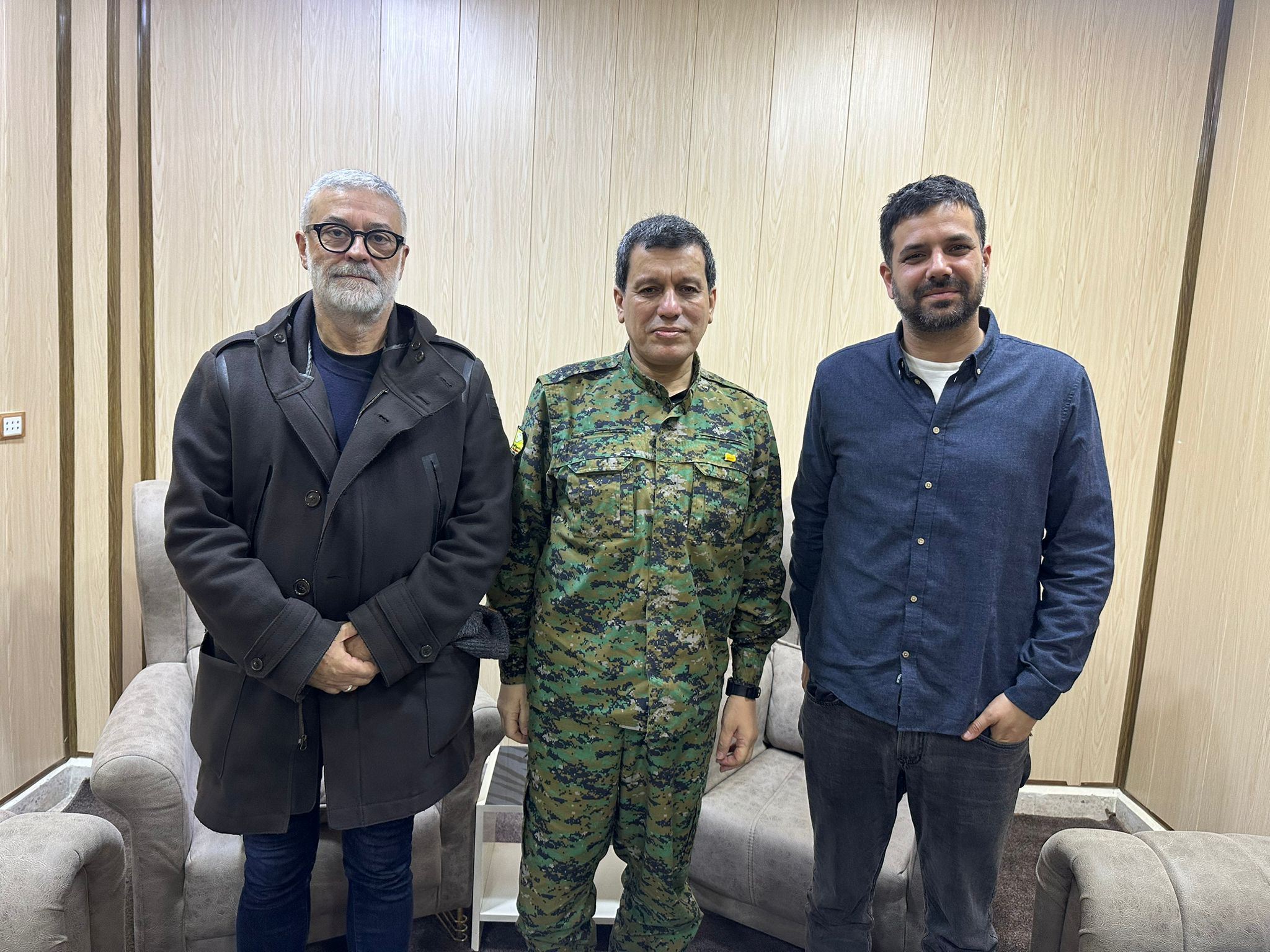 Ruben Wagensberg (sağda) Mazlum Abdi (ortada) Carles Albert (solda)