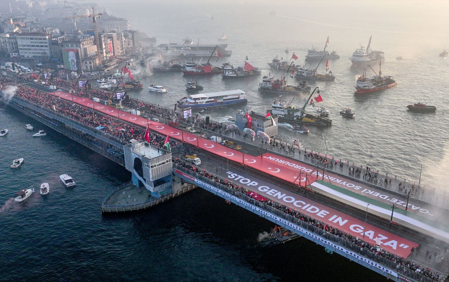 Xwepêşandan li ser Pira Galatayê hat kirin /Wêne: AA