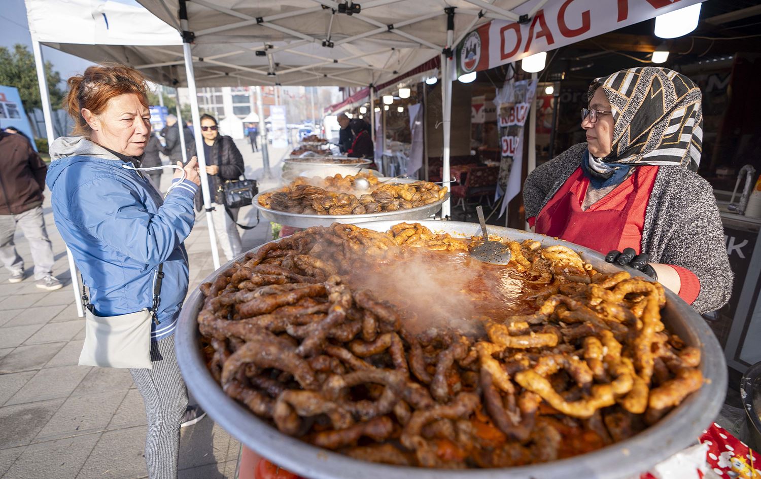 Standeke xwarinê /Wêne: AA