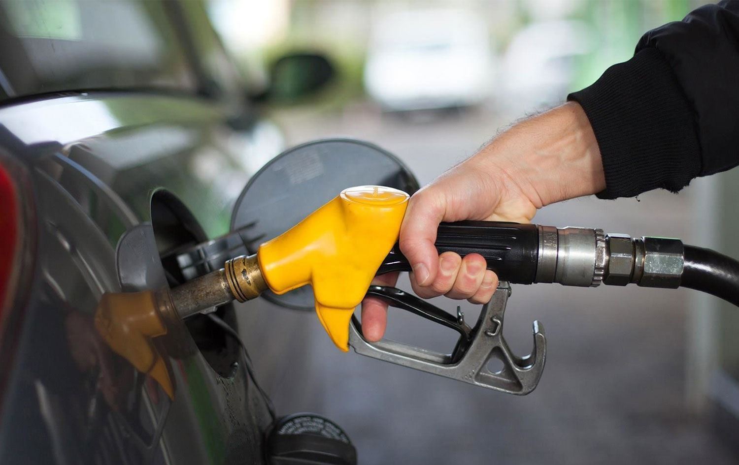 Benzîn bi qasî 1,23 lîreyan biha bû / Wêne: Arşîv