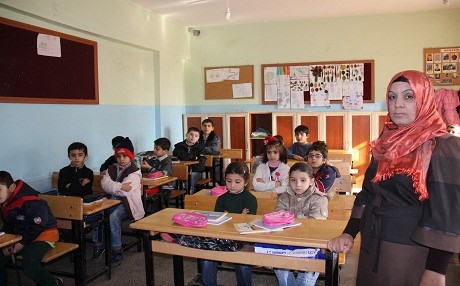 Mülteciler Kürtçe kitap bekliyor