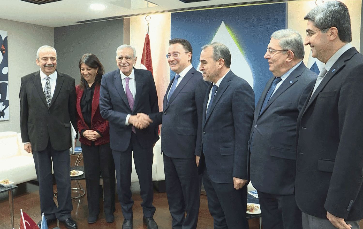 جەهەپە بۆ دەم پارتی: لە کاتی ئەنجامدانی هەر کارێکدا هەستیارییەکانی کۆمەڵگە لەبەرچاو بگیرێن