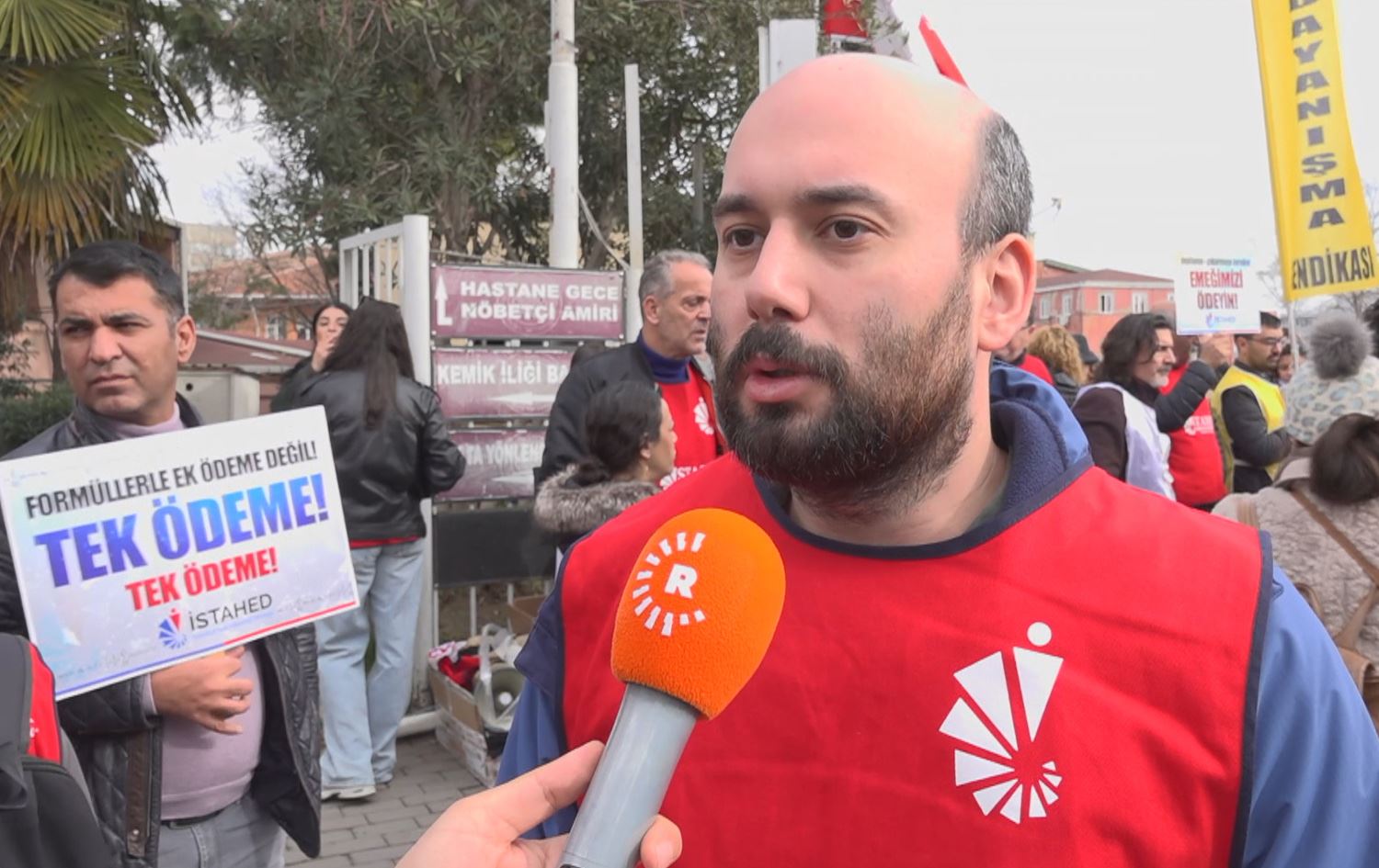 Greva bijîşkan û karmendên tenduristiyê ya li Stenbolê / Wêne: Ji dîmenan