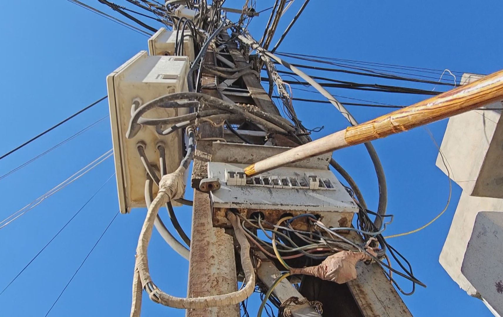 لە هەولێر کاژێرەکانی کارەبای موەلیدە زیادیان کردووە بەڵام گەڕەکەکانی پڕۆژەی رووناکی کێشەیان نییە