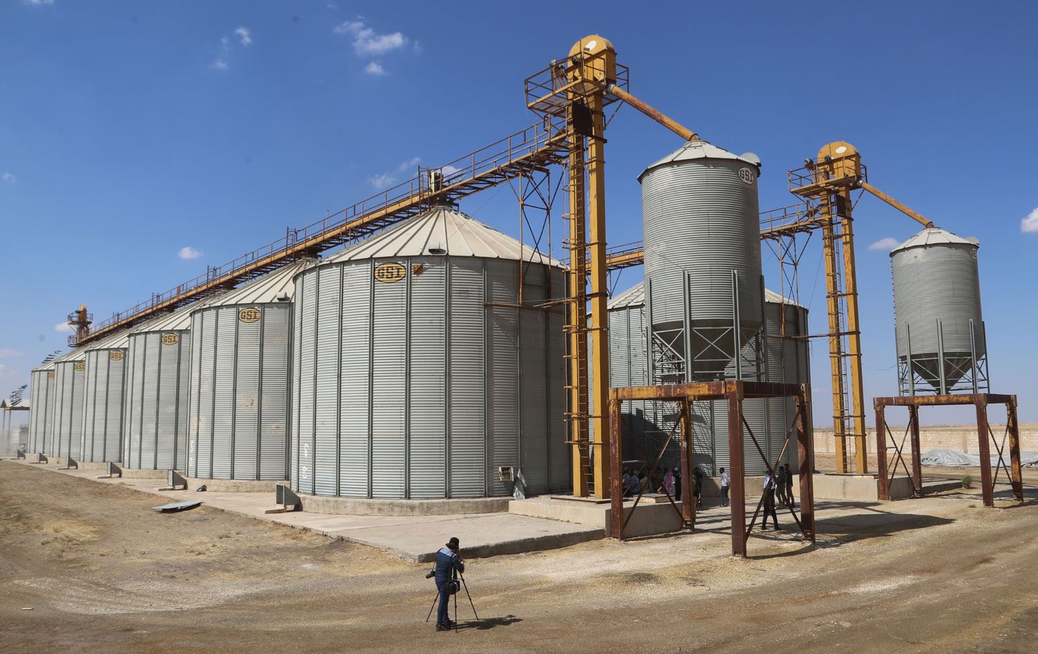 Depoyeke genim li Reqayê / Wêne: SNA